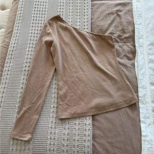 NEW Tan Ribbed One-Shoulder Long Sleeve Top Size L